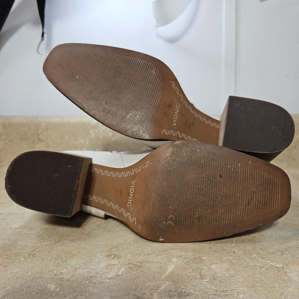 Vionic Carnelia Boots Womens Size 8 Block Heel Embossed Strap Water Repellent Sh - Picture 6 of 11
